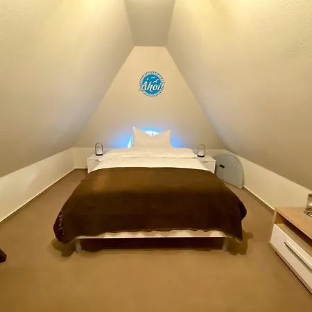 Huus Alex Holiday home *